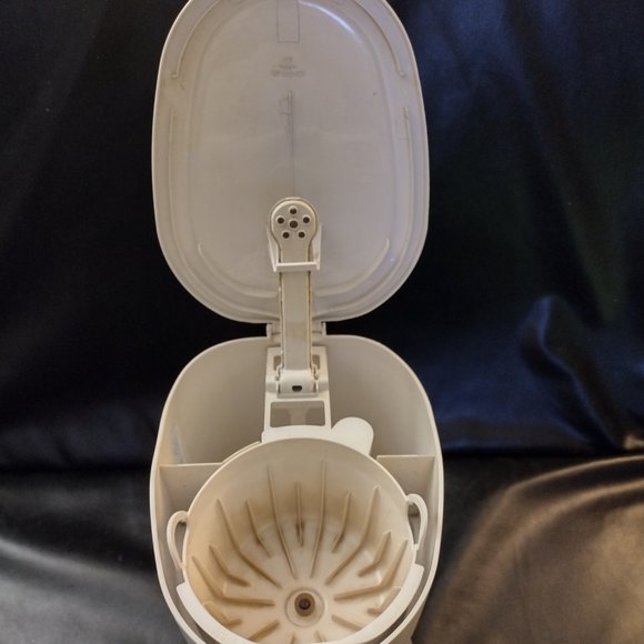 Mainstays 12 Cup White Coffee Maker With Removable Filter Basket - Picture 3 of 3